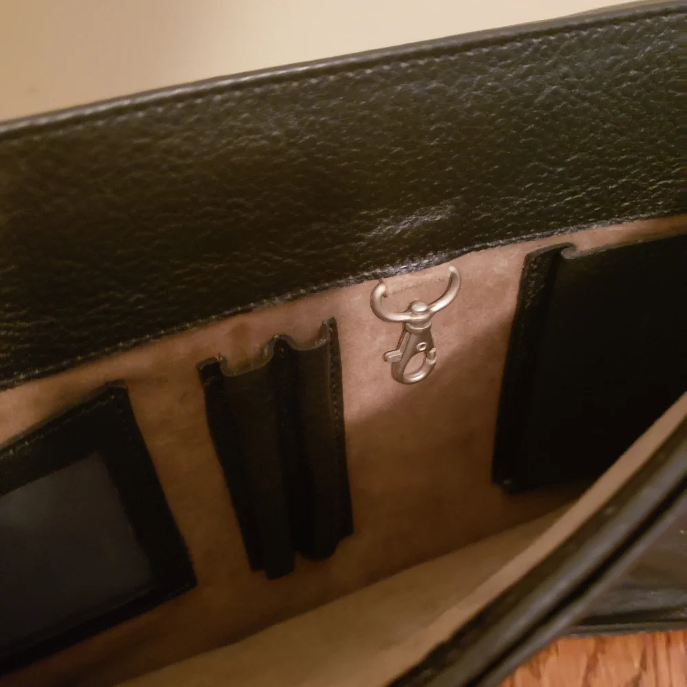 Real leather vintage .